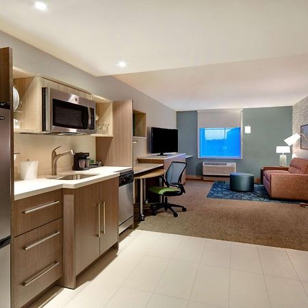 Home2 Suites By Hilton Boston South Bay Екстер'єр фото