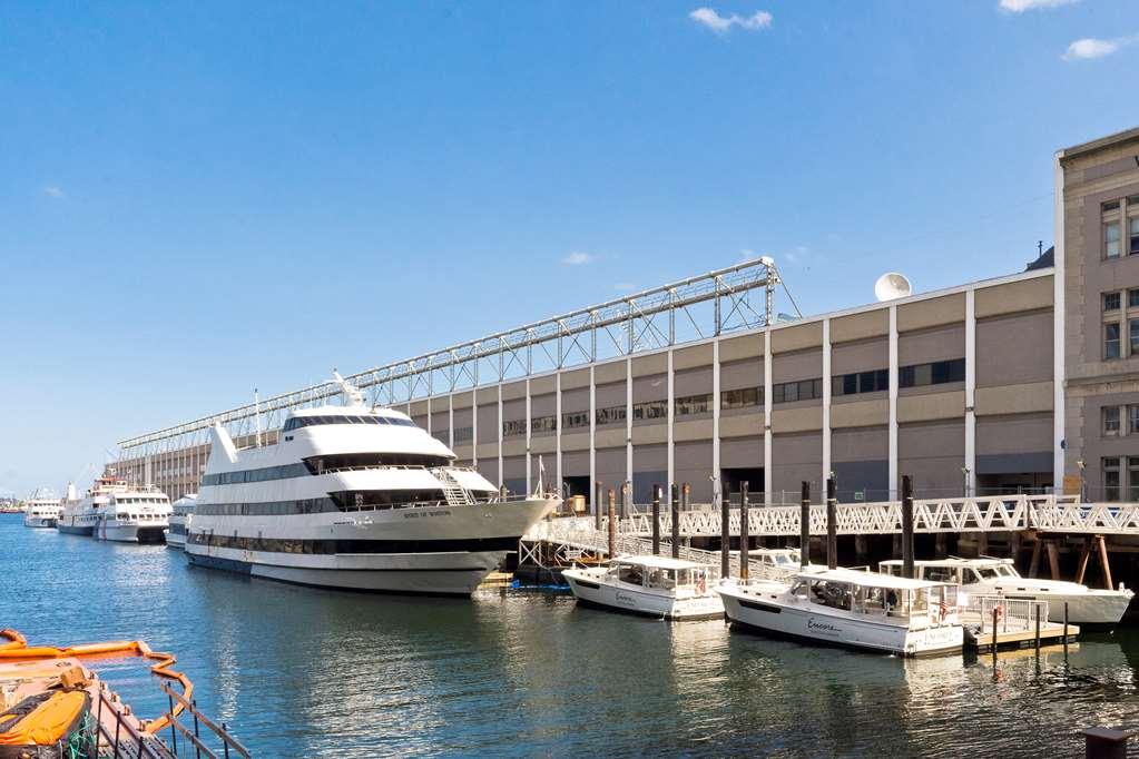 Home2 Suites By Hilton Boston South Bay Екстер'єр фото