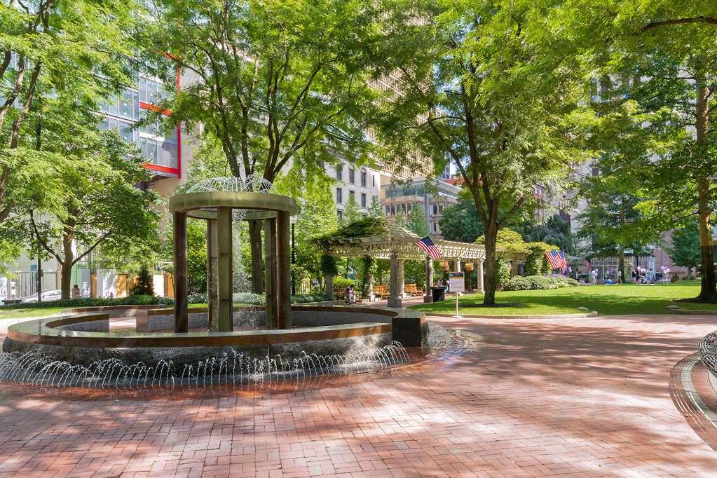 Home2 Suites By Hilton Boston South Bay Екстер'єр фото