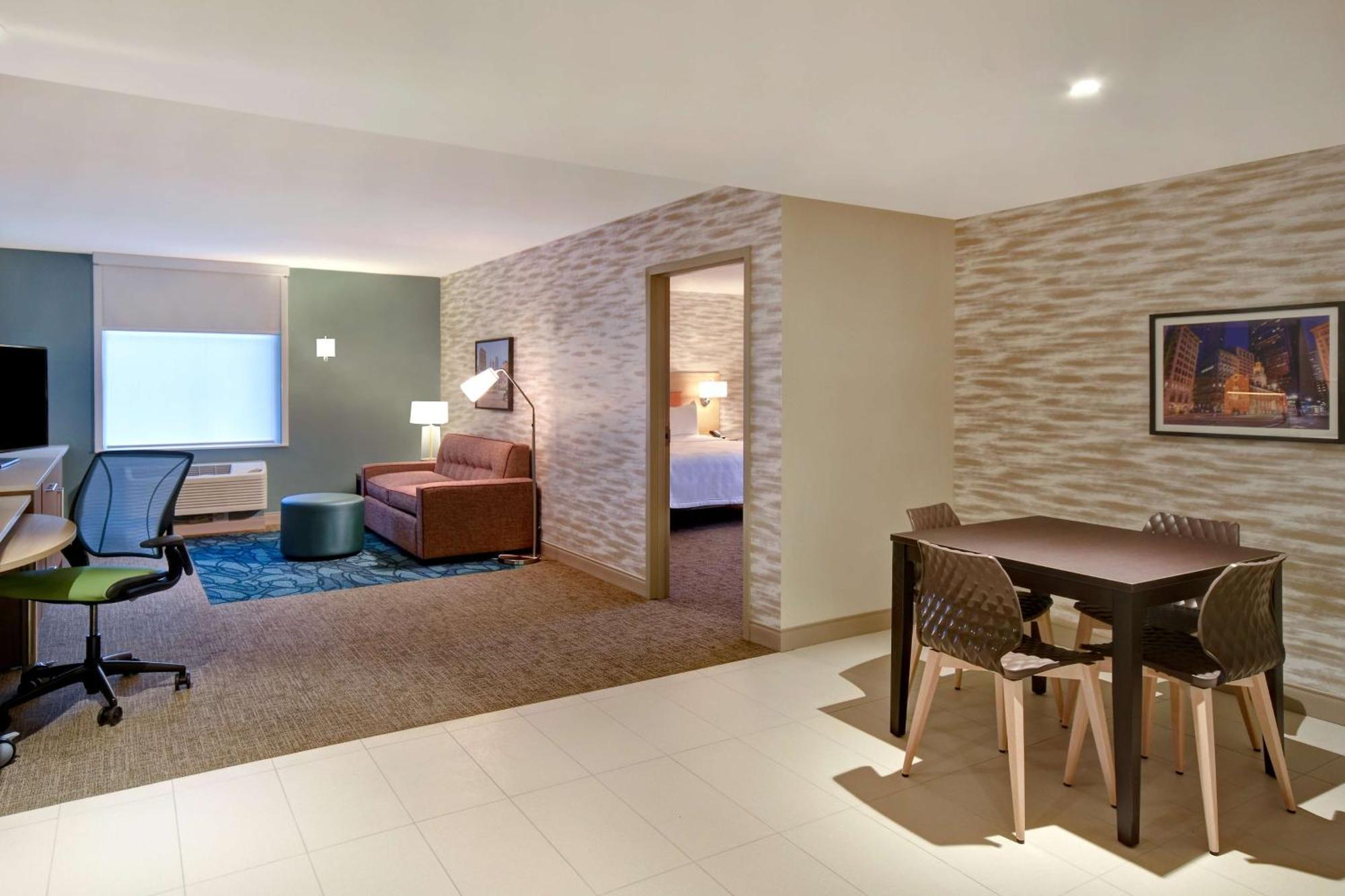 Home2 Suites By Hilton Boston South Bay Екстер'єр фото