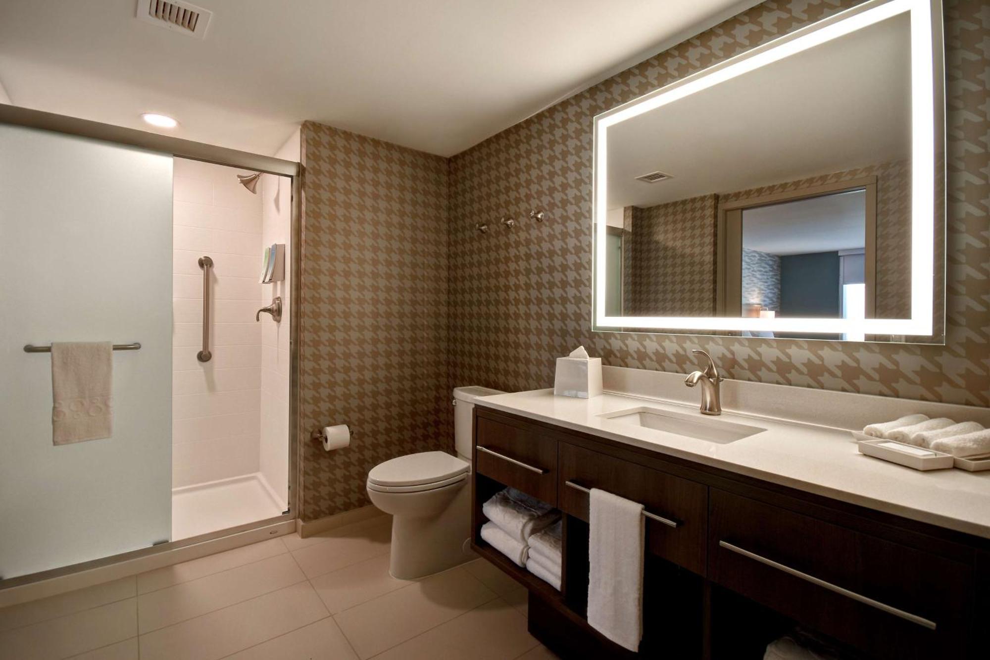 Home2 Suites By Hilton Boston South Bay Екстер'єр фото