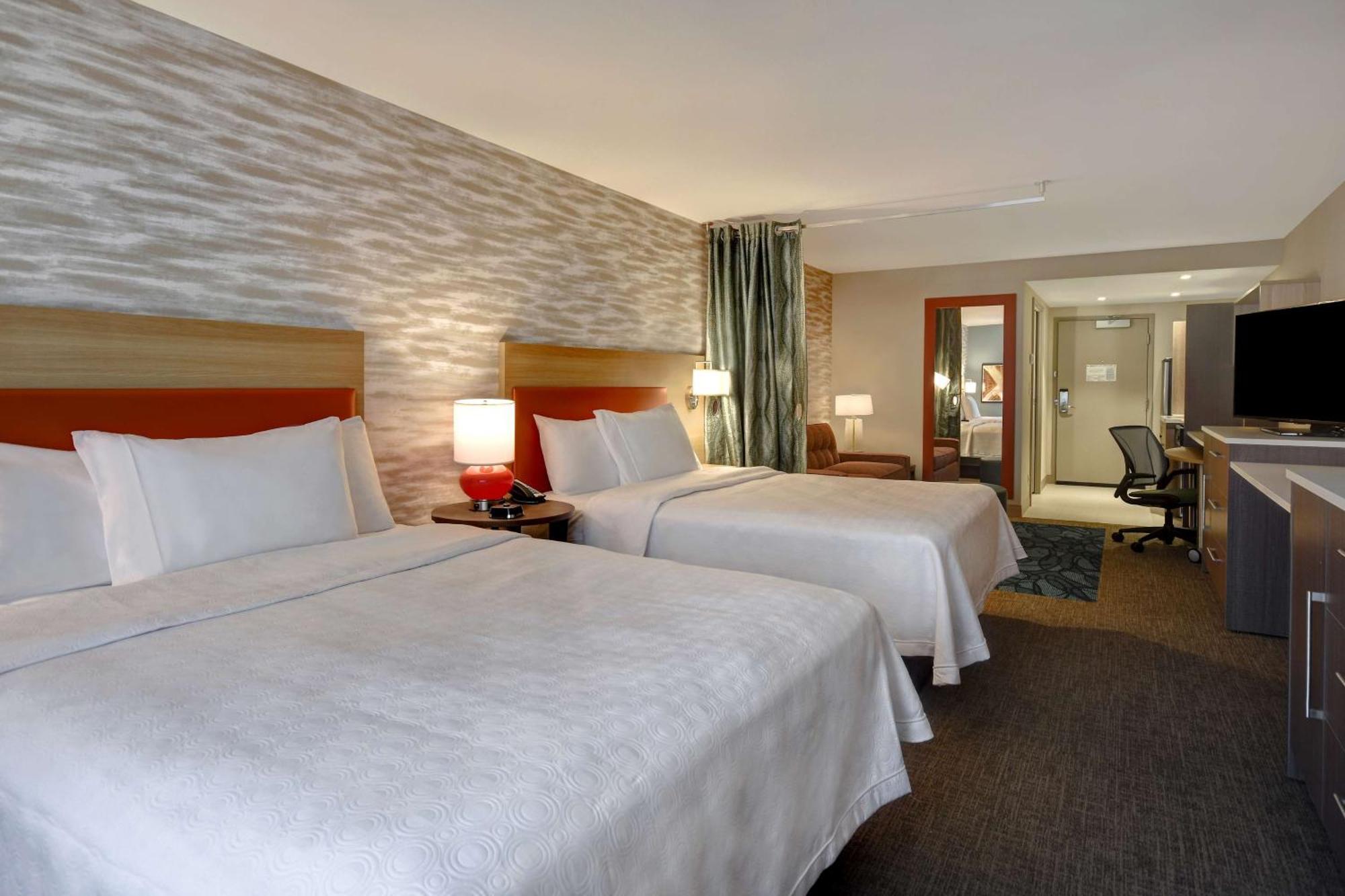 Home2 Suites By Hilton Boston South Bay Екстер'єр фото