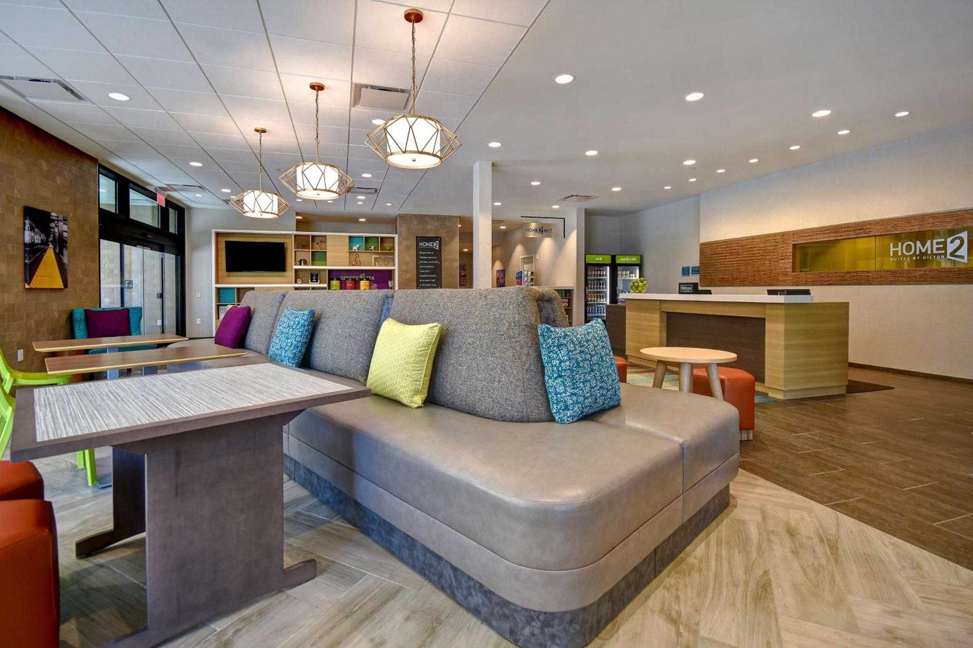 Home2 Suites By Hilton Boston South Bay Екстер'єр фото