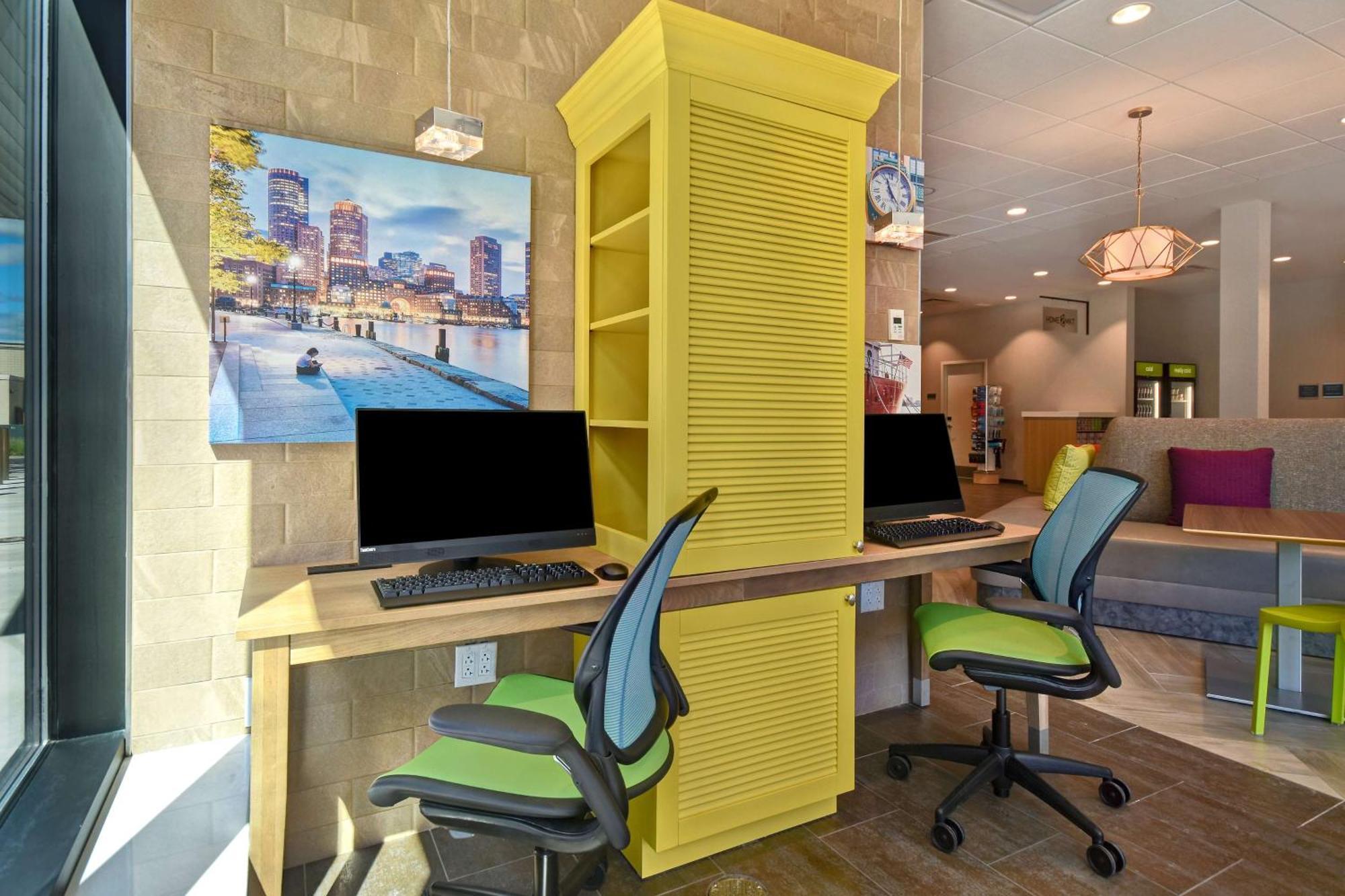 Home2 Suites By Hilton Boston South Bay Екстер'єр фото