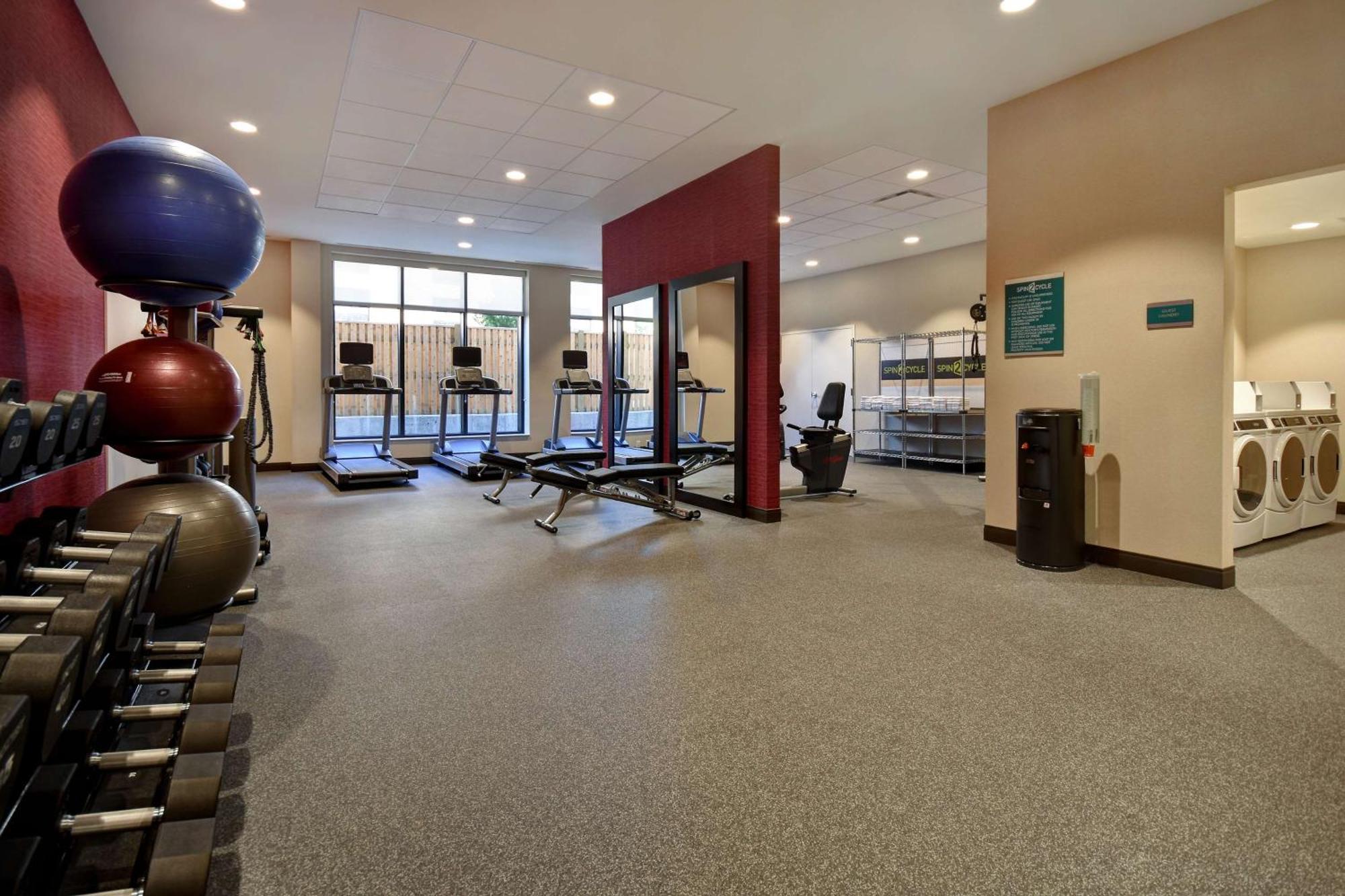 Home2 Suites By Hilton Boston South Bay Екстер'єр фото