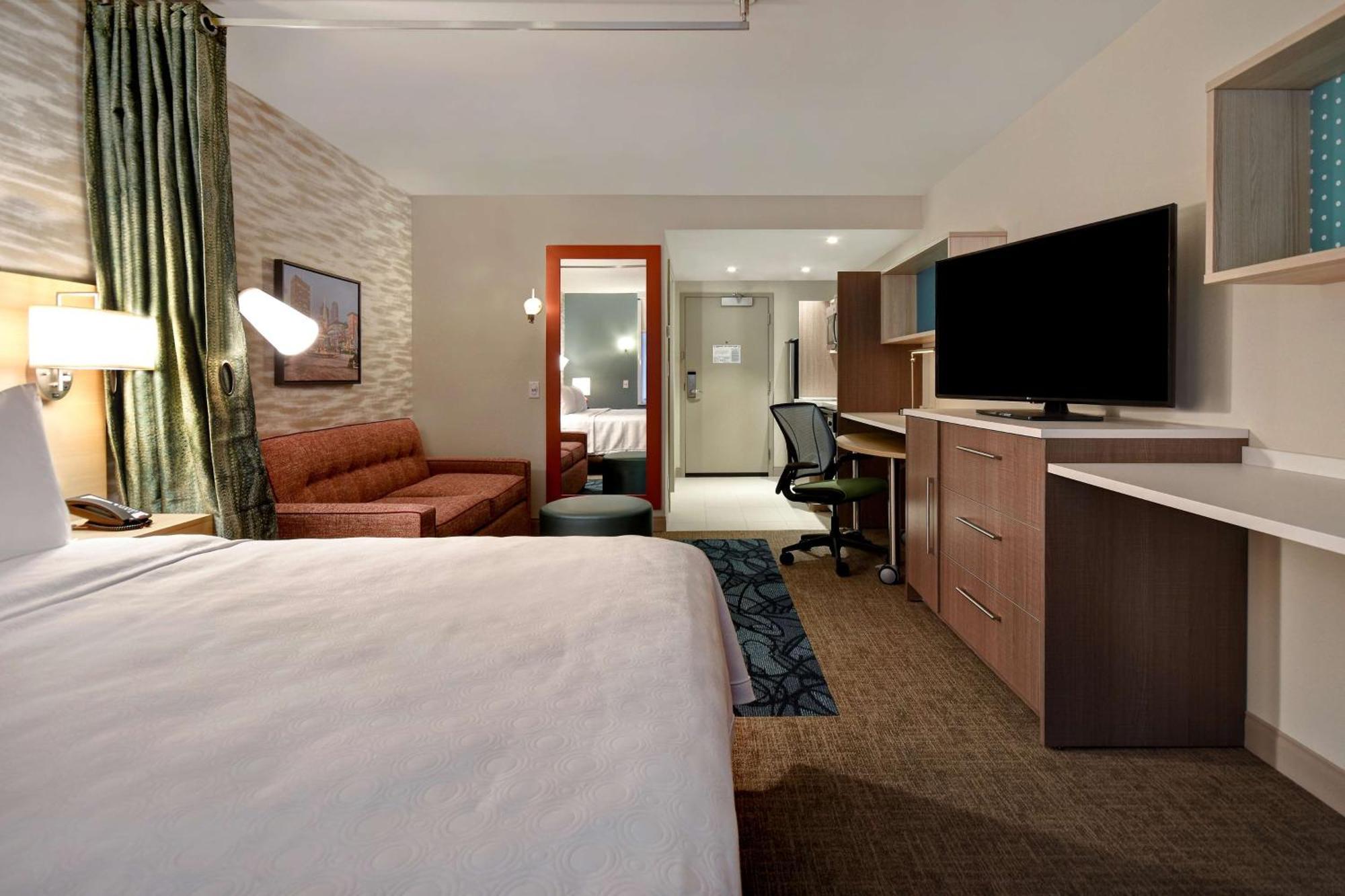 Home2 Suites By Hilton Boston South Bay Екстер'єр фото