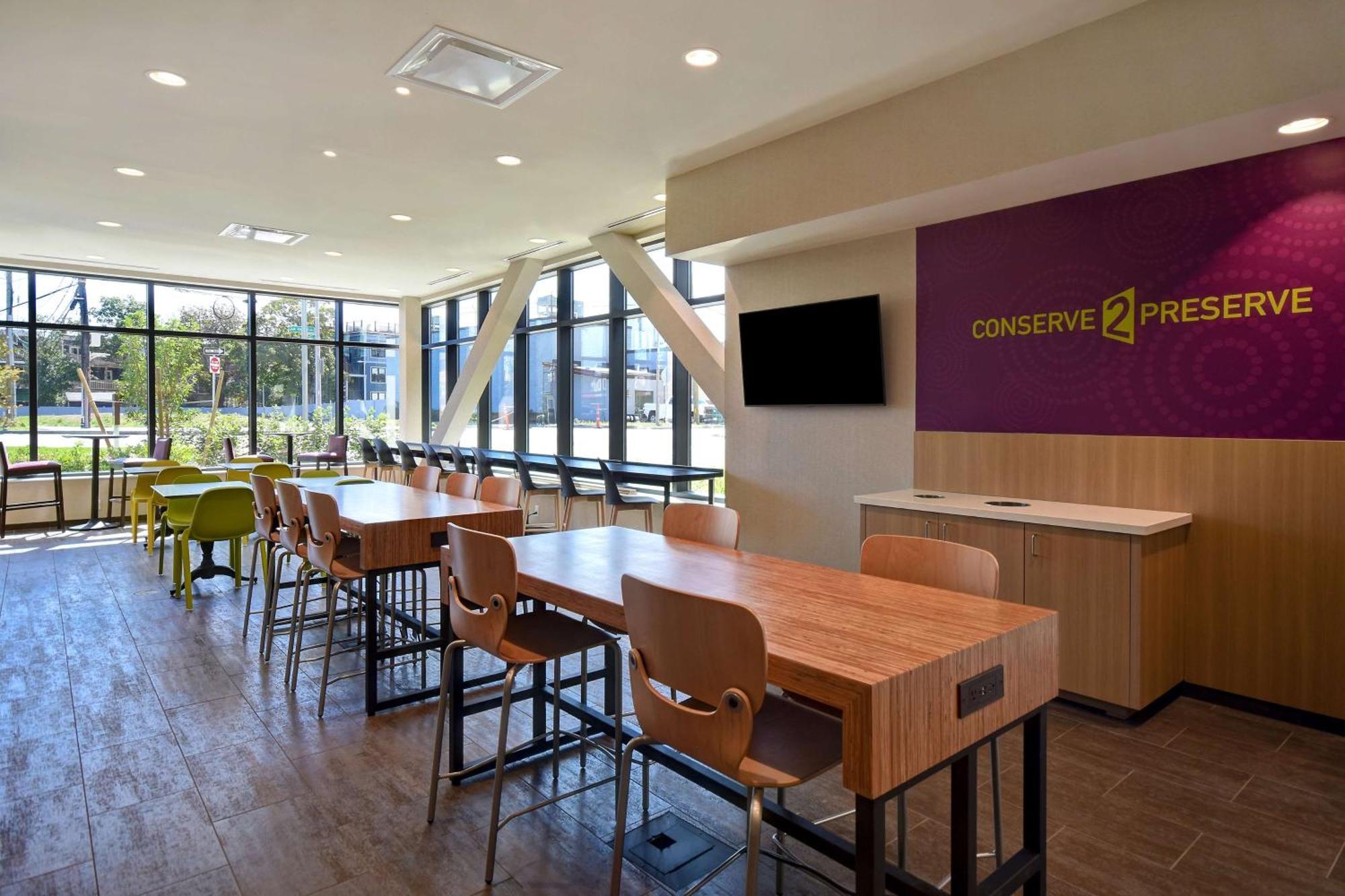Home2 Suites By Hilton Boston South Bay Екстер'єр фото