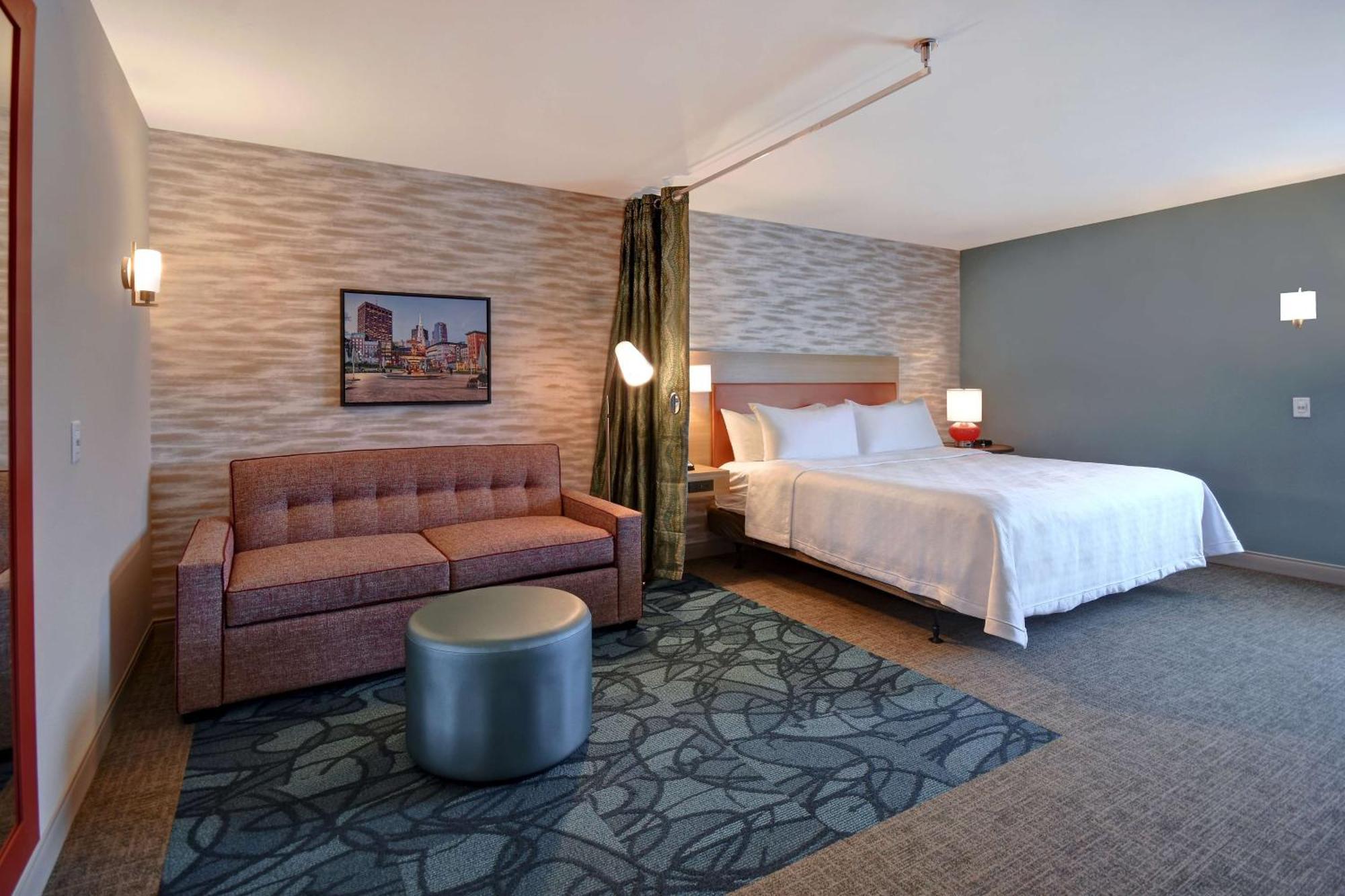 Home2 Suites By Hilton Boston South Bay Екстер'єр фото