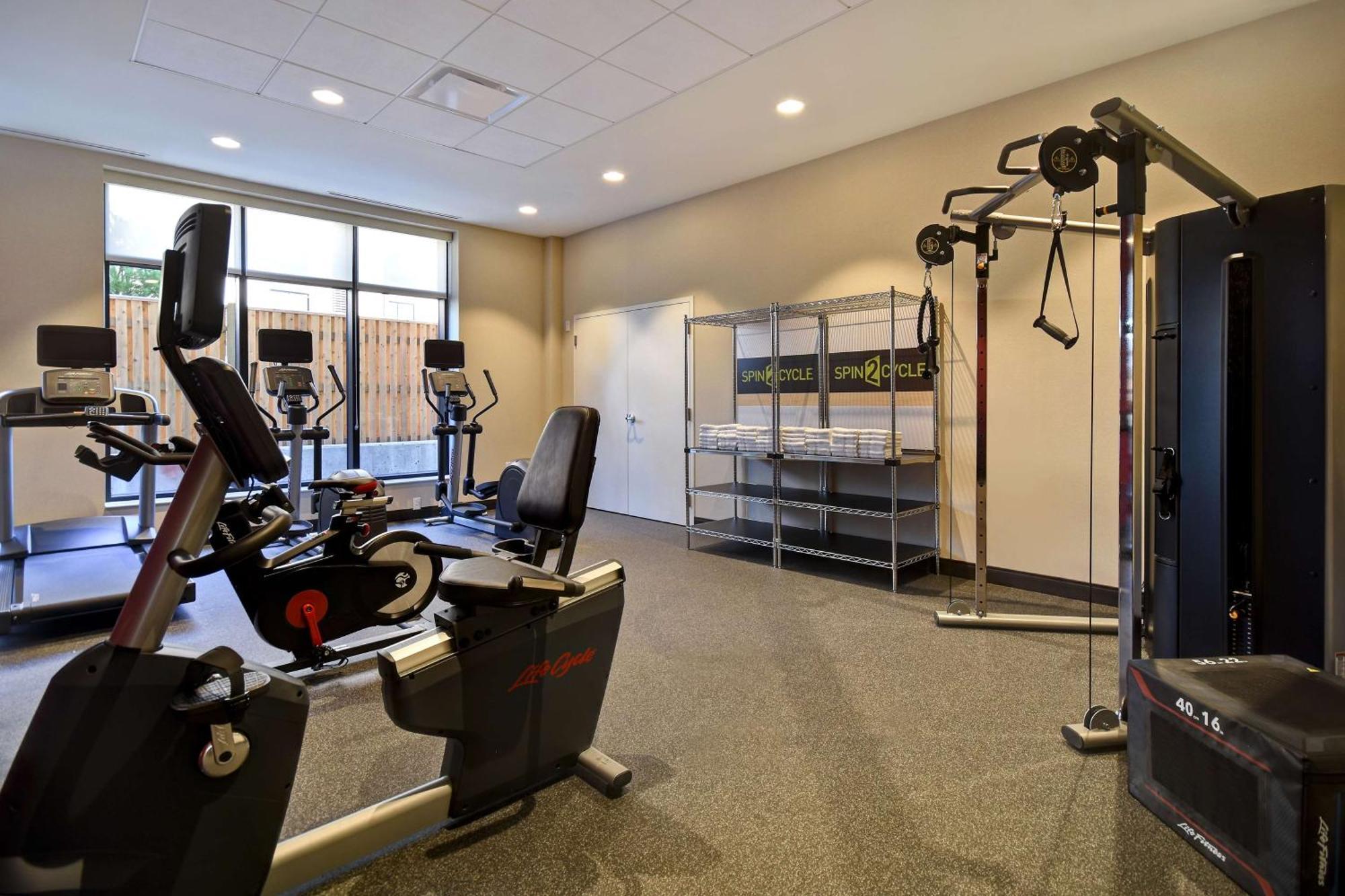 Home2 Suites By Hilton Boston South Bay Екстер'єр фото
