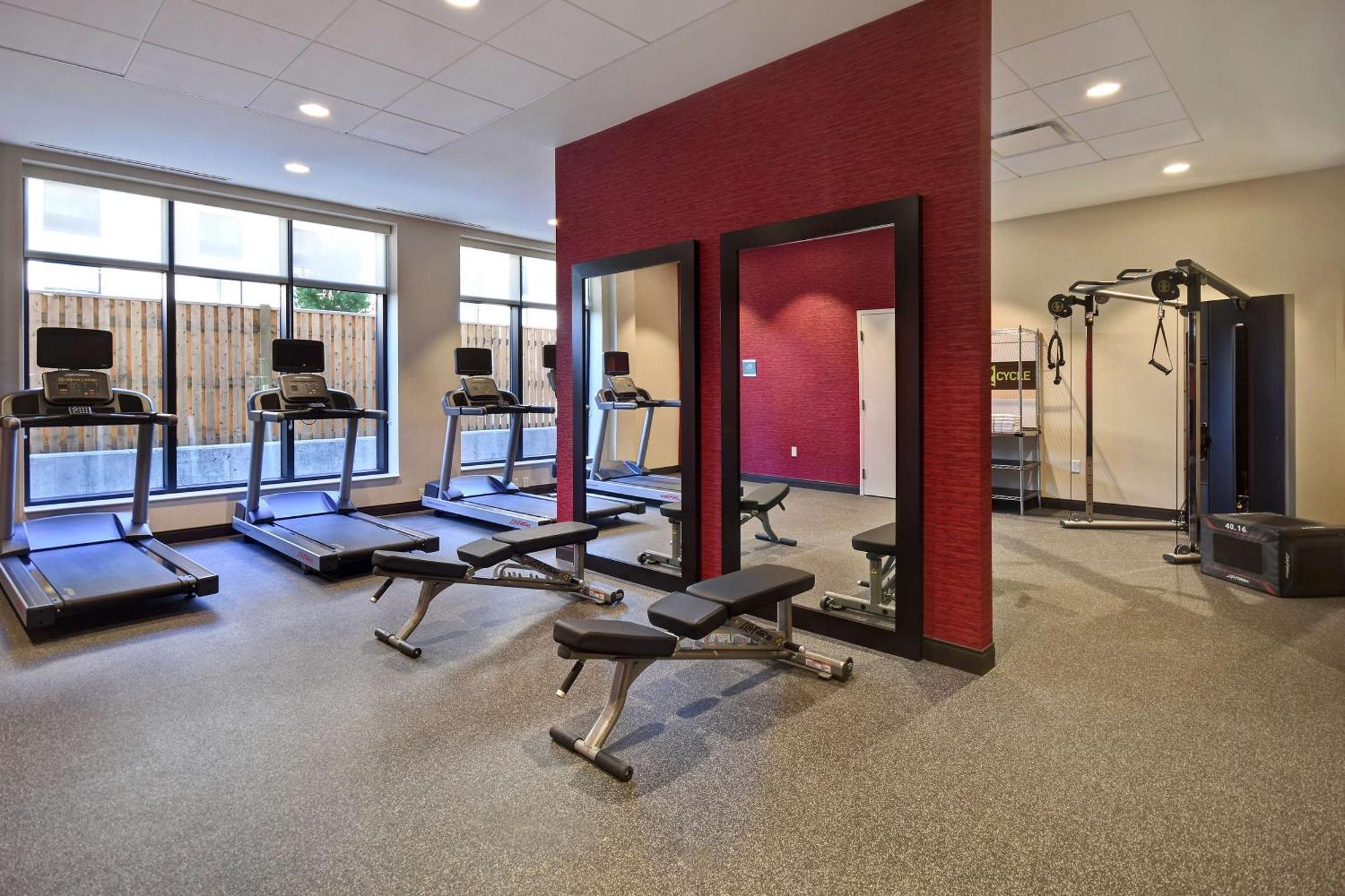 Home2 Suites By Hilton Boston South Bay Екстер'єр фото