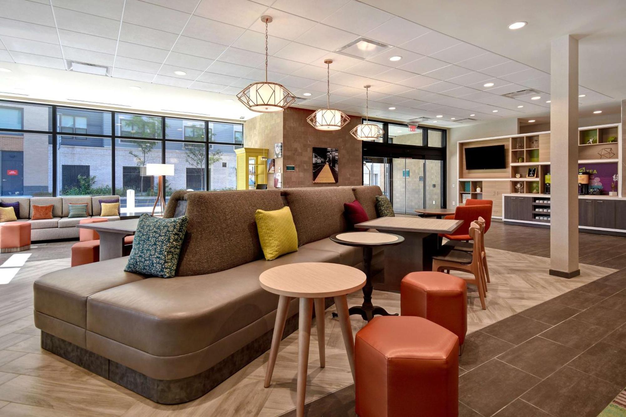 Home2 Suites By Hilton Boston South Bay Екстер'єр фото