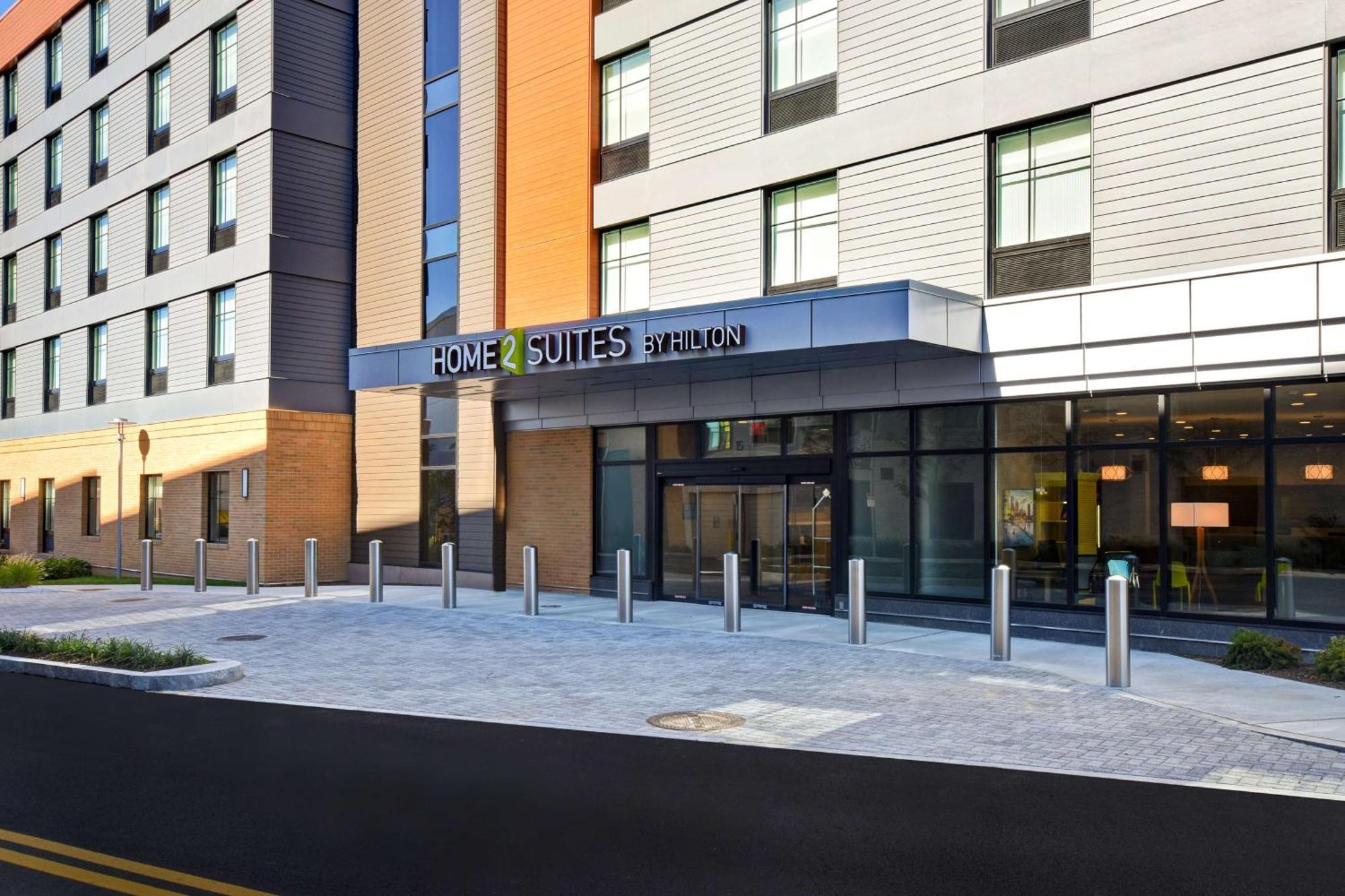 Home2 Suites By Hilton Boston South Bay Екстер'єр фото