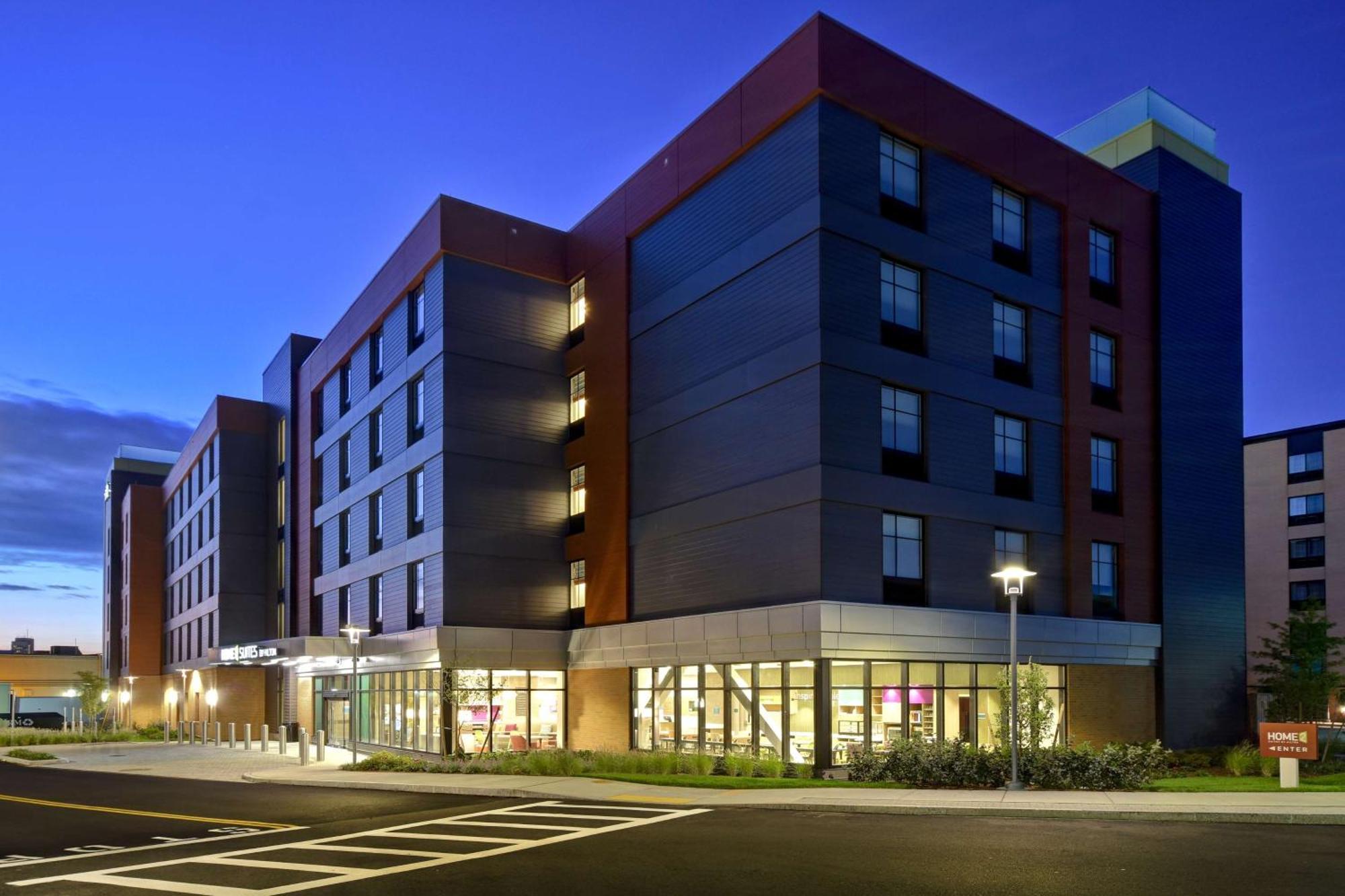 Home2 Suites By Hilton Boston South Bay Екстер'єр фото