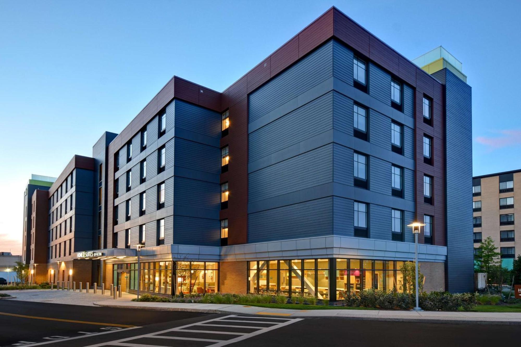 Home2 Suites By Hilton Boston South Bay Екстер'єр фото