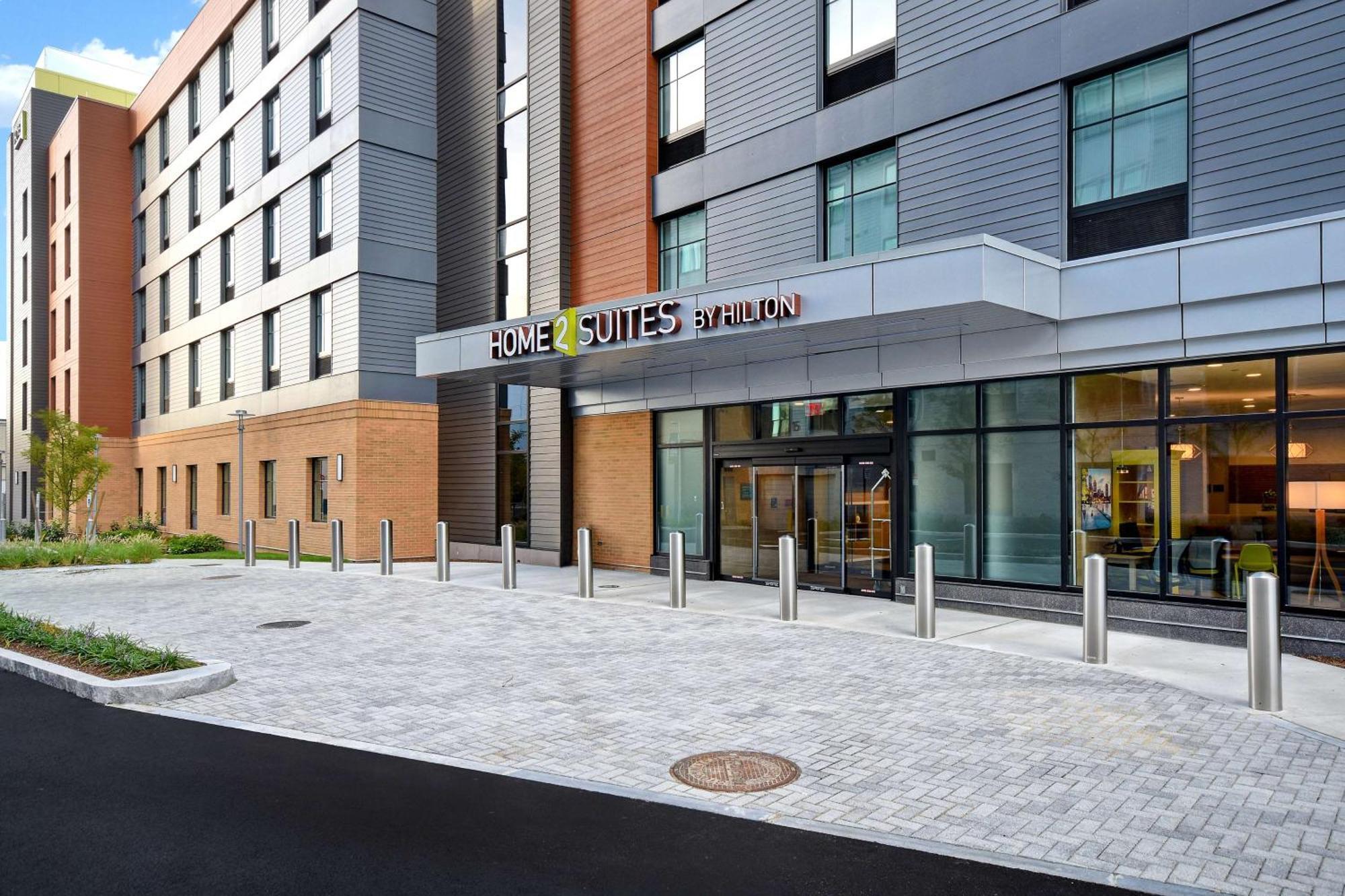Home2 Suites By Hilton Boston South Bay Екстер'єр фото